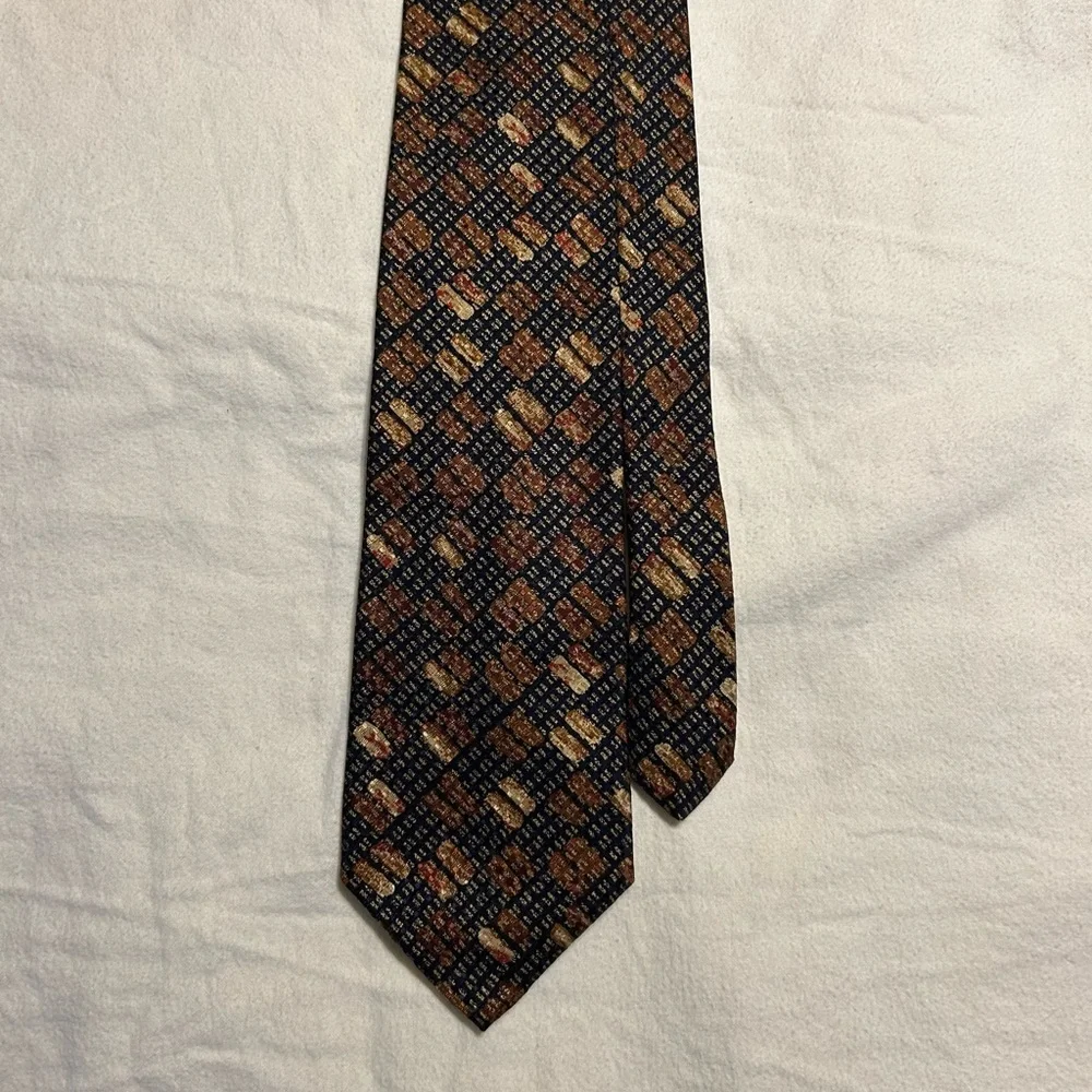 Classic Black and Gold Patterned Men's‎ Tie